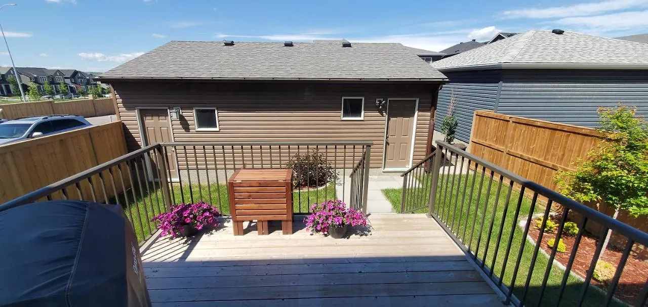 Pansiyon Delightful 1-Bedroom Private Suite In A New Home YYC